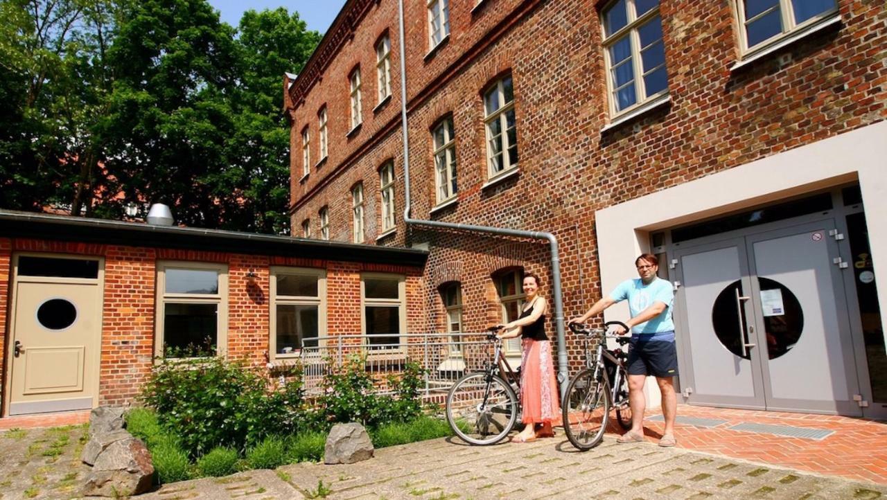 Nr9Marinehafen Appartement Stralsund Buitenkant foto